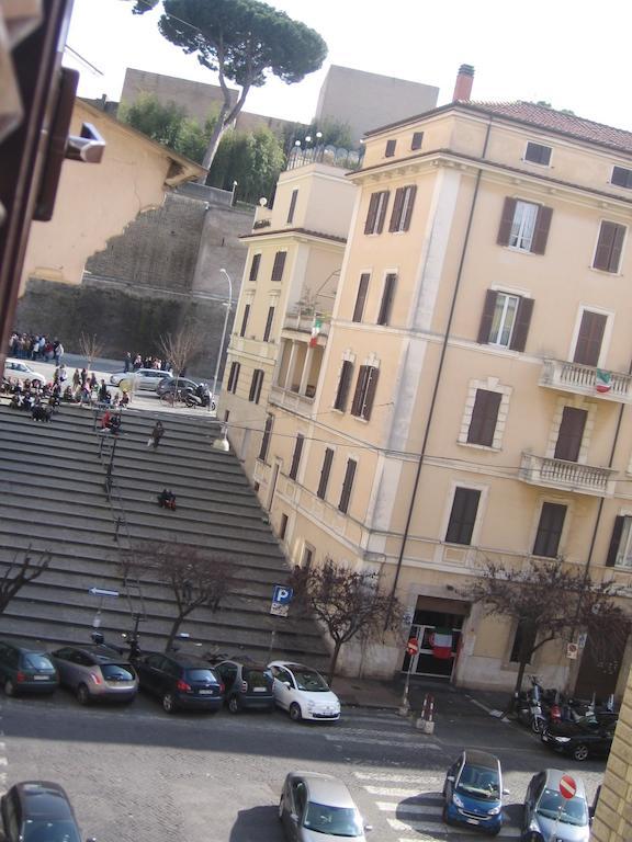 Ferienwohnung Una Notte Ai Musei Vaticani Rom Zimmer foto